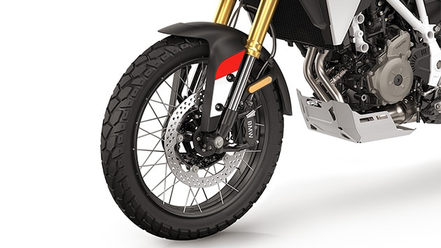 Roues à rayons croisés de la BMW F 450 GS