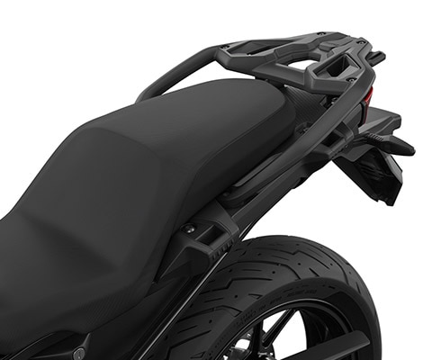 Nous voyons le siège de la BMW F 750 GS.
