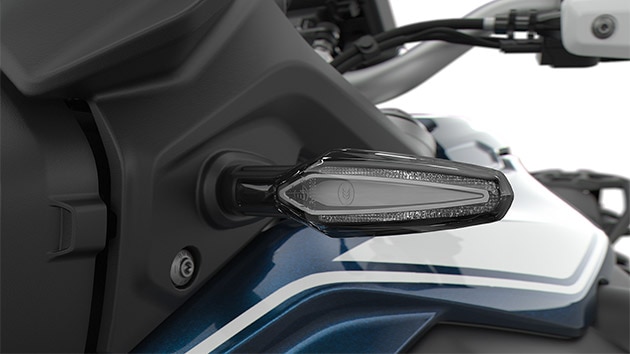 Nous voyons ici les clignotants à LED de la BMW F 850 GS.