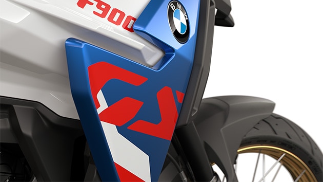 Le logo GS mis en évidence sur la BMW F 900 GS de BMW Motorrad
