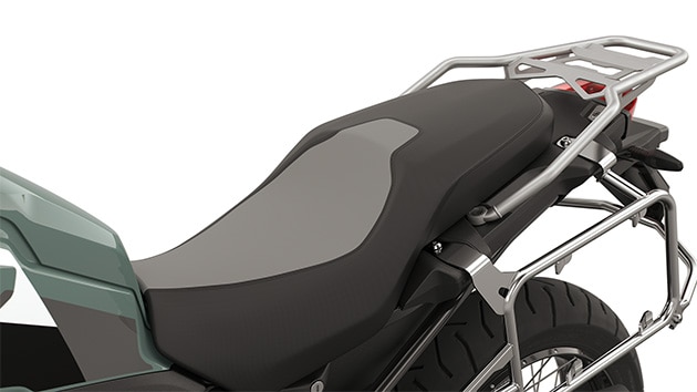 La selle confort de la BMW F 900 GS de BMW Motorrad