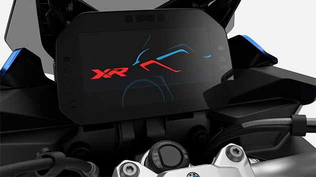Nous voyons l'écran couleur TFT de la F 900 XR.