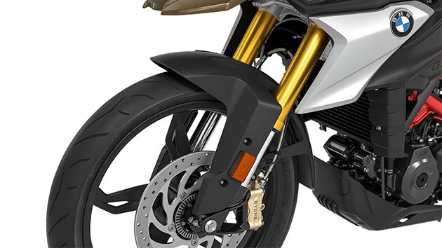 Nous voyons ici la fourche inversée anodisée couleur or de la G 310 GS.