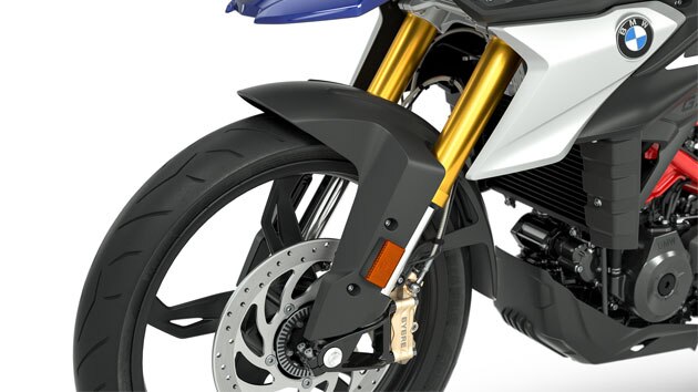 Nous voyons ici la fourche inversée anodisée couleur or de la G 310 GS.
