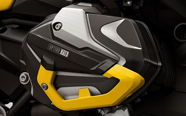 Nous voyons ici l'Edition 40 Years GS avec les couvre-culasses Option 719 en jaune et noir.
