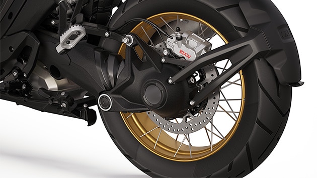Les roues à rayons croisés dorés de la R 1300 GS Option 719 Biscaya