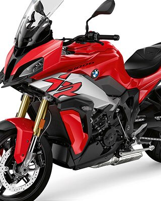Vue frontale trois-quarts de la S 1000 XR