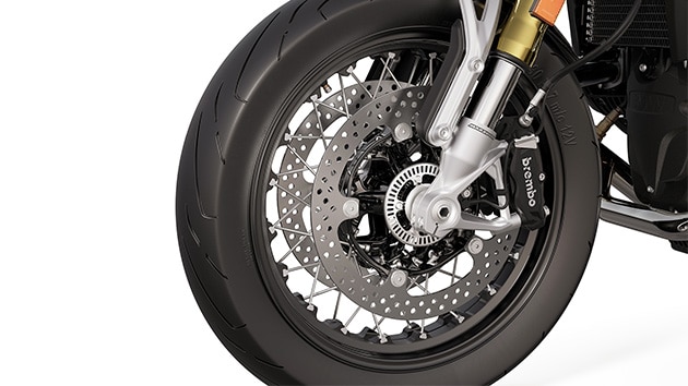 Les roues à rayons noires en option confèrent à la BMW R 12 nineT de BMW Motorrad un look raffiné