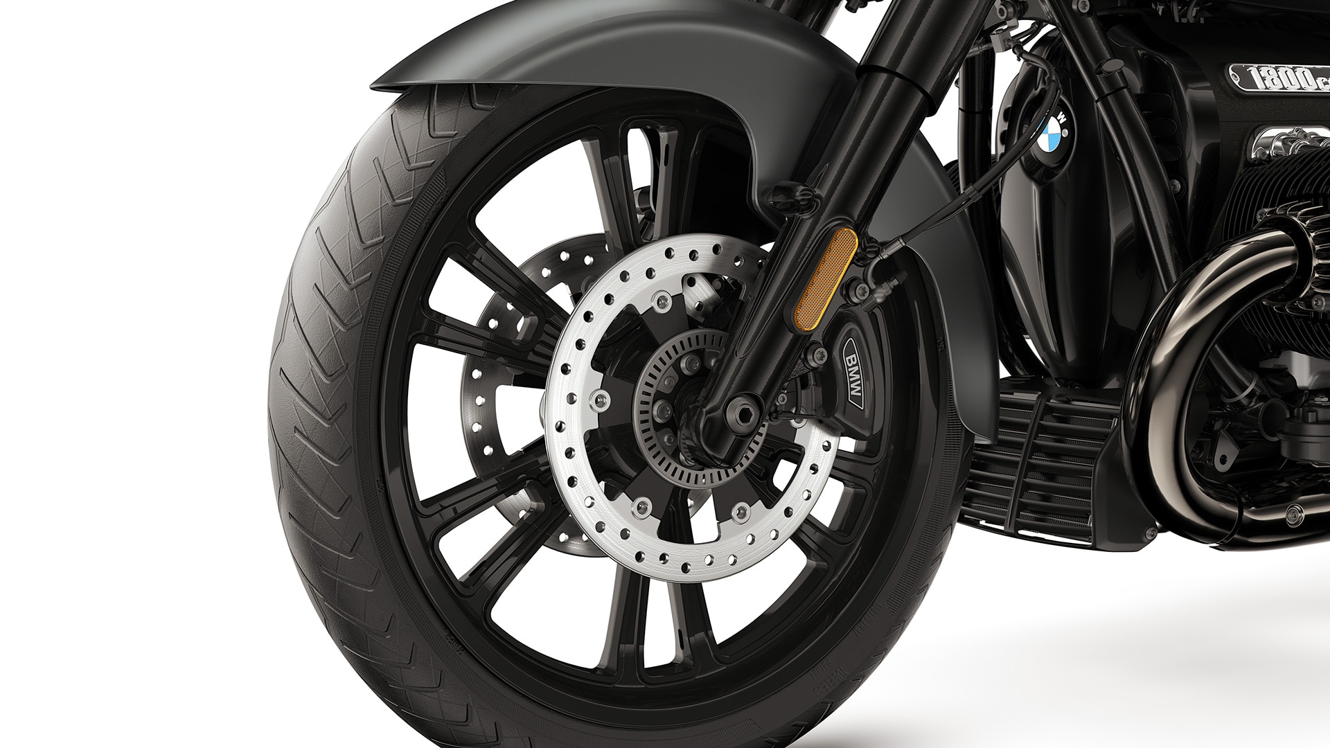 Vue détaillée de la roue avant de 21 pouces de la BMW R 18 Roctane de BMW Motorrad