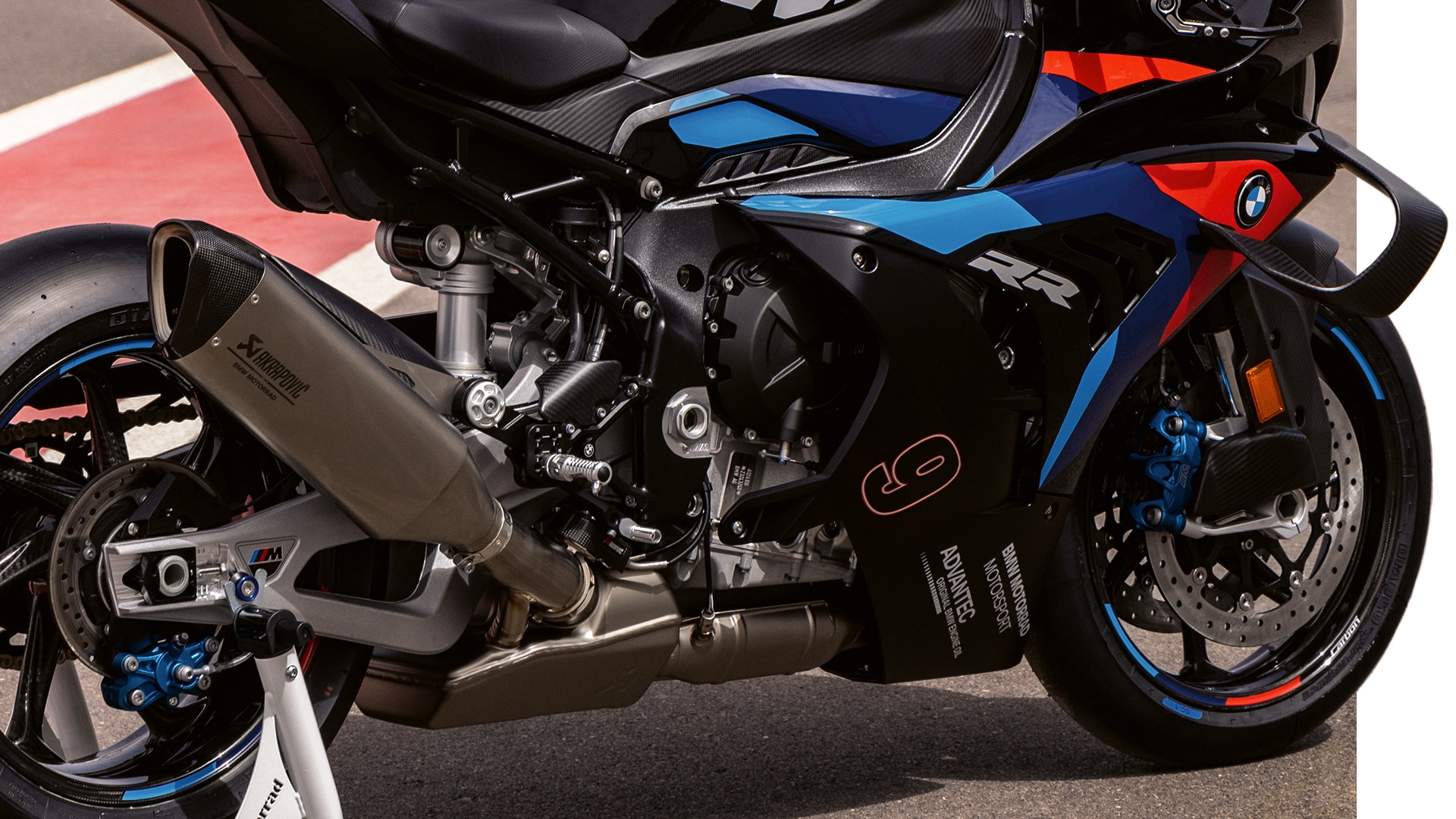 Photo de la culasse remaniée de la BMW M 1000 RR