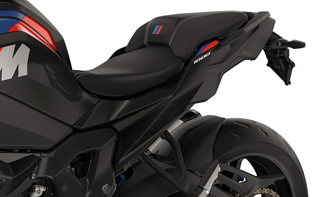 L’arrière élancé et les pièces fraisées de la BMW M 1000 XR de BMW Motorrad