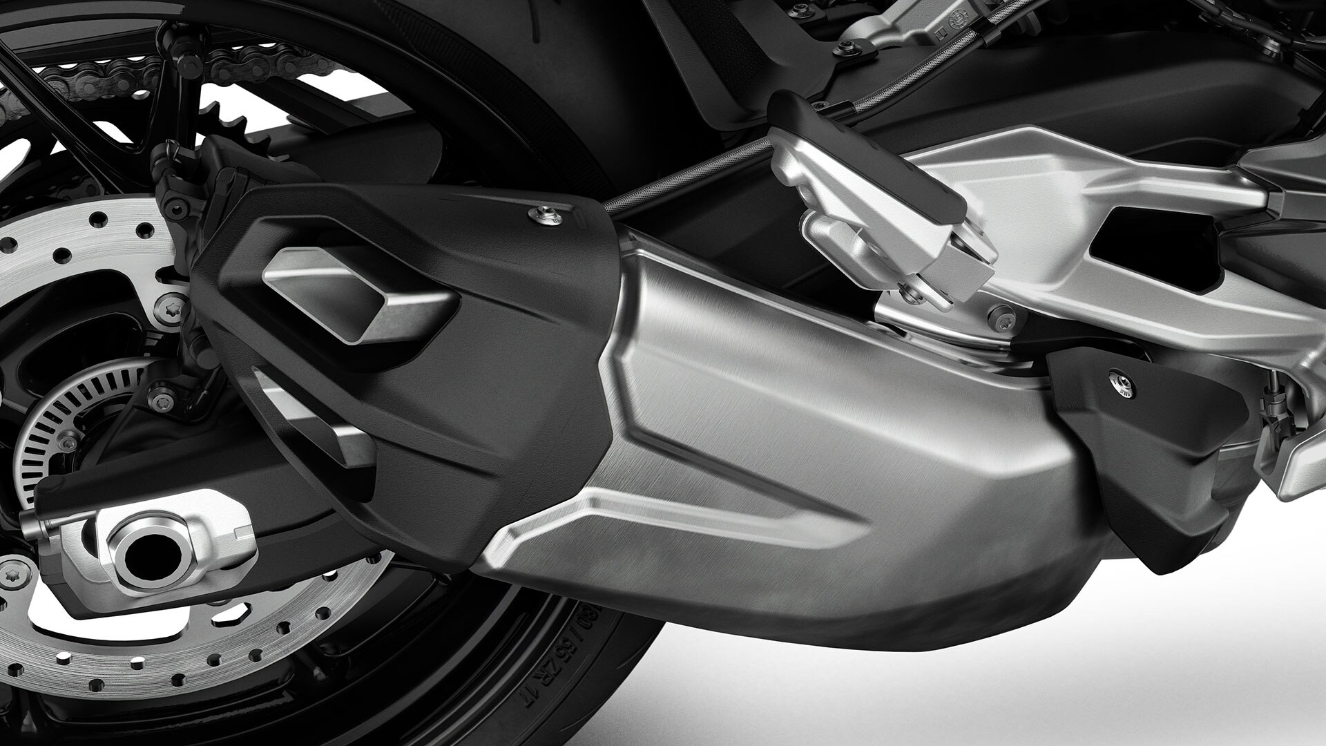 Le système d'échappement court renforce l'aspect dynamique de la F 900 R.