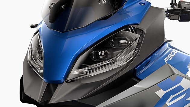 Nous voyons le système d'éclairage de la F 900 XR