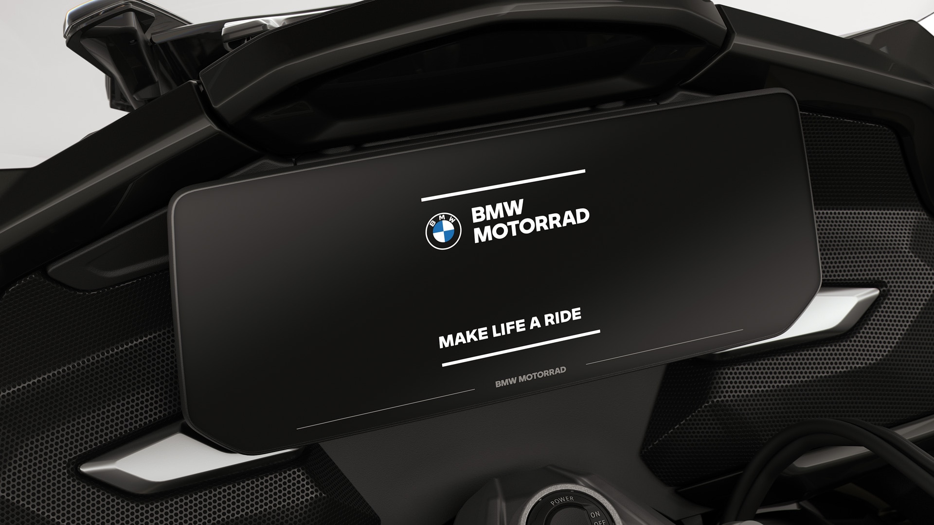Gros plan sur l'écran couleur avec écran d'accueil BMW Motorrad.