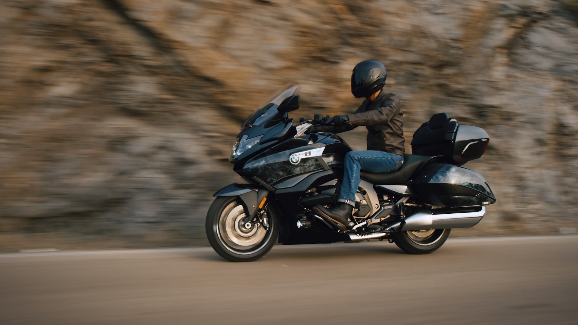 Prises de vue sur route de la K 1600 Grand America