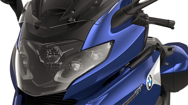 Gros plan sur les phares à LED.