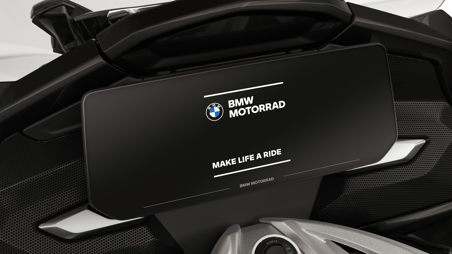 L’écran TFT de la BMW K 1600 GT mis en lumière.