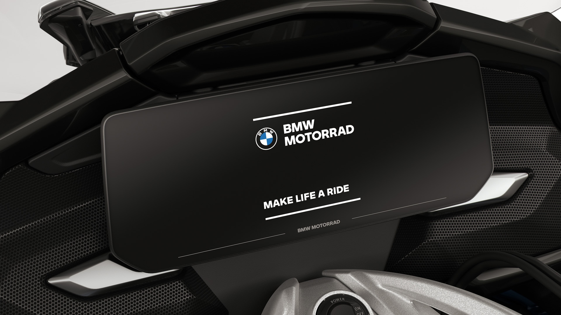 L’écran TFT de la BMW K 1600 GTL mis en lumière.
