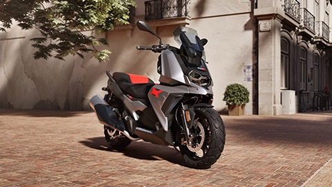 Le scooter de catégorie moyenne au design aventurier : le BMW C 400 X
