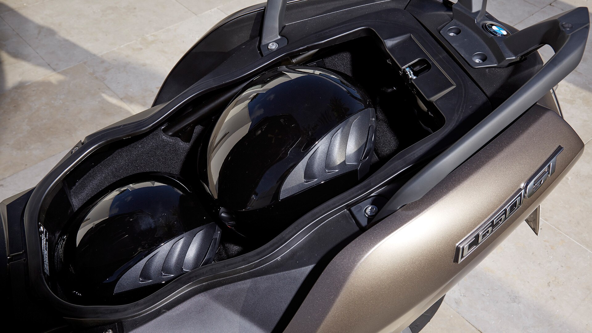 C 650 GT Espace de rangement