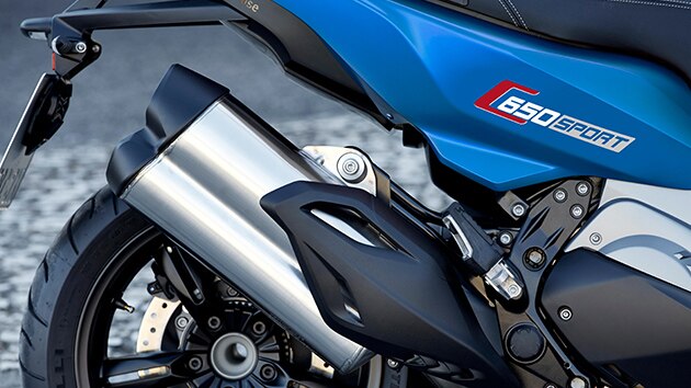 C 650 Sport Nouveau silencieux.