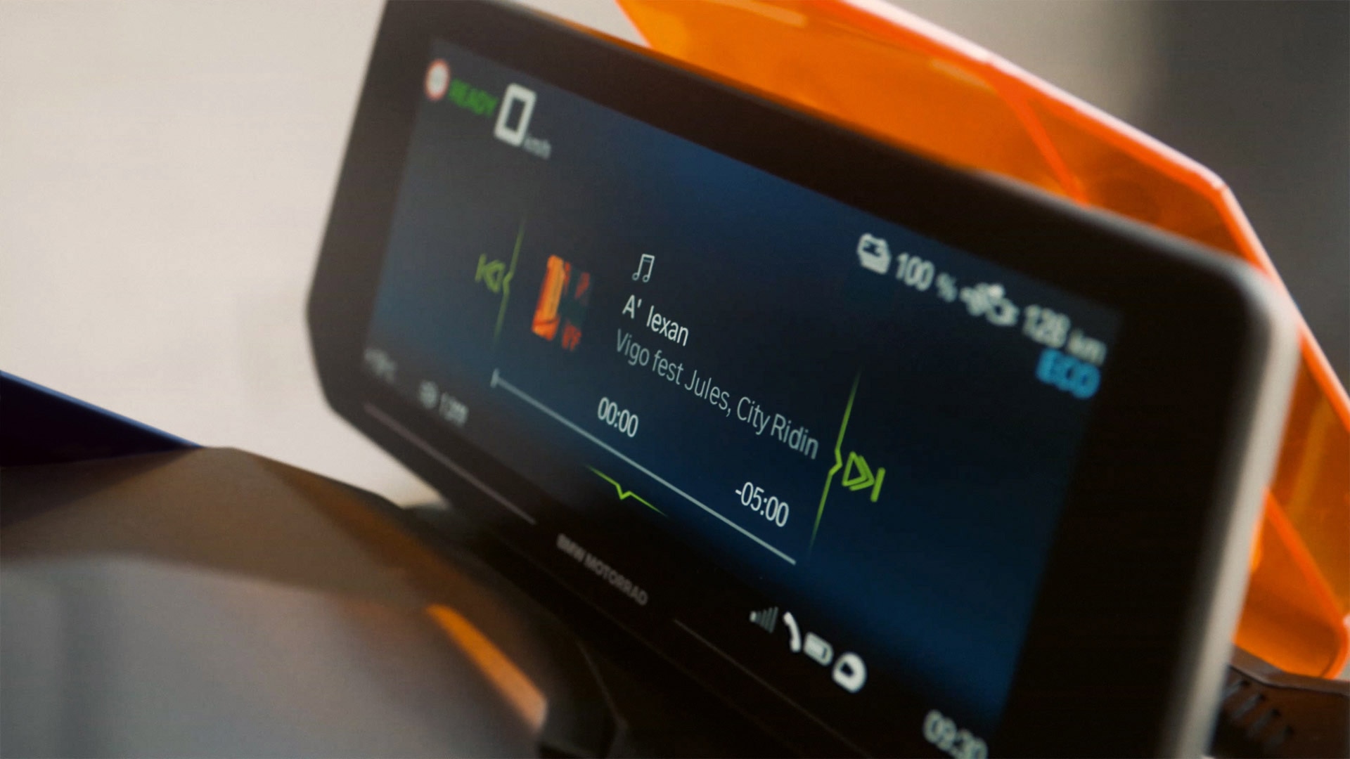 Écran TFT du CE 04 avec BMW Motorrad Connectivity.